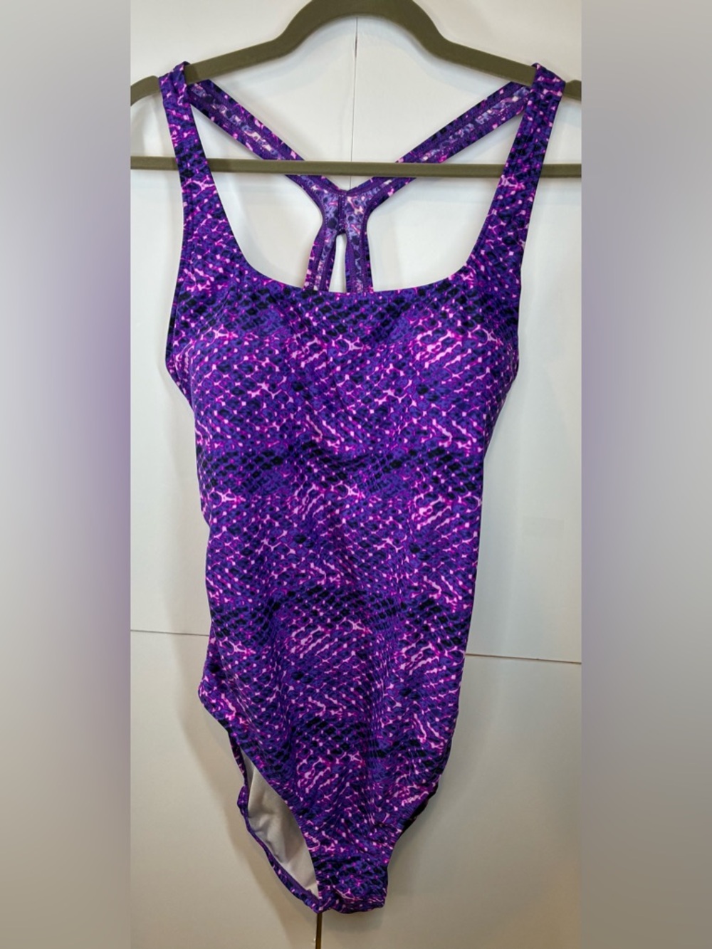 Speedo One Piece Swimsuit Size 18 Purple Pink Print Strappy Back Athletic Swim